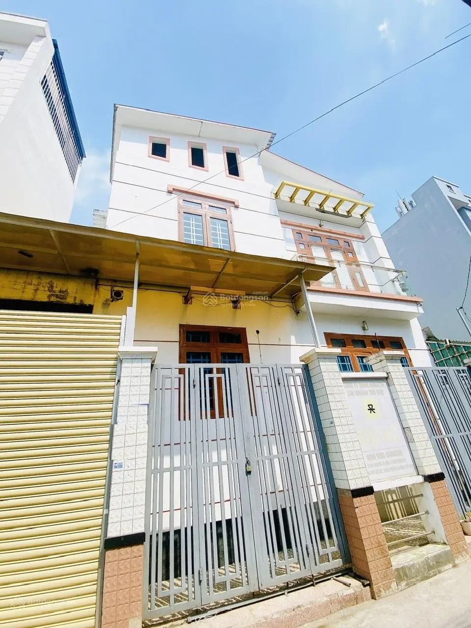 Giảm sâu, nhà đẹp 2 tầng, ngang hơn 10m đường Nguyễn Thị Định, giá 9,39 tỷ TL