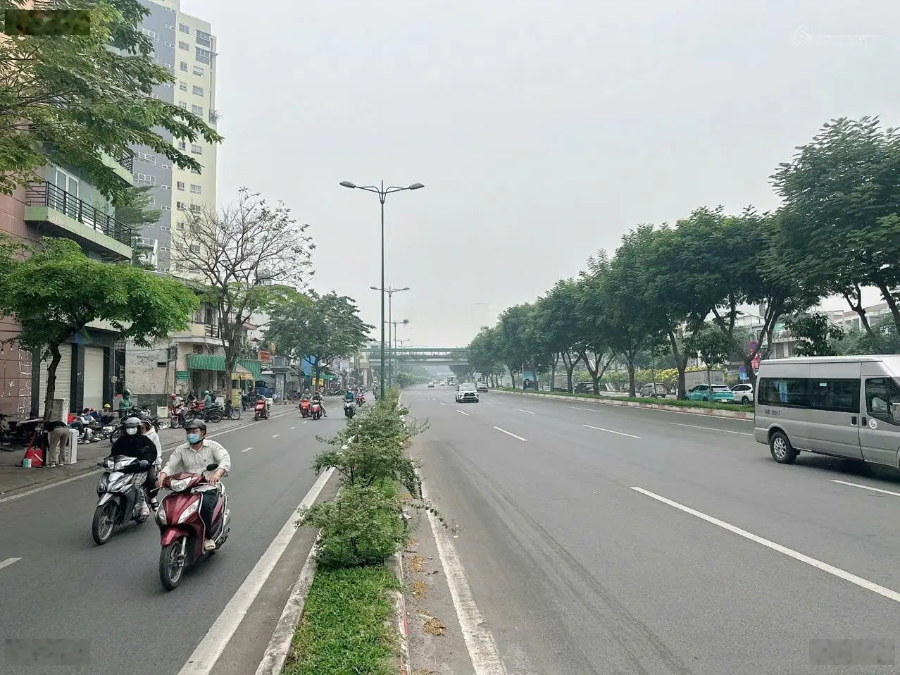 mặt tiền Phạm Văn Đồng p3 gò vấp.nhà 4 lầu,bề ngang 5,3m giá bán 11 tỷ 5