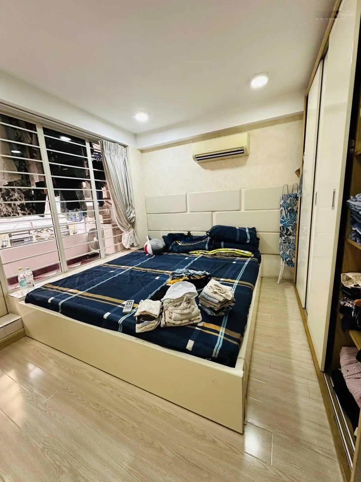 Bán nhà hẻm thẳng 3m gần HXH đậu 1/ đường Hòa Hưng. DTSD 89m2. Nhà mới 3 tầng BTCT. Giá 5.5 tỷ