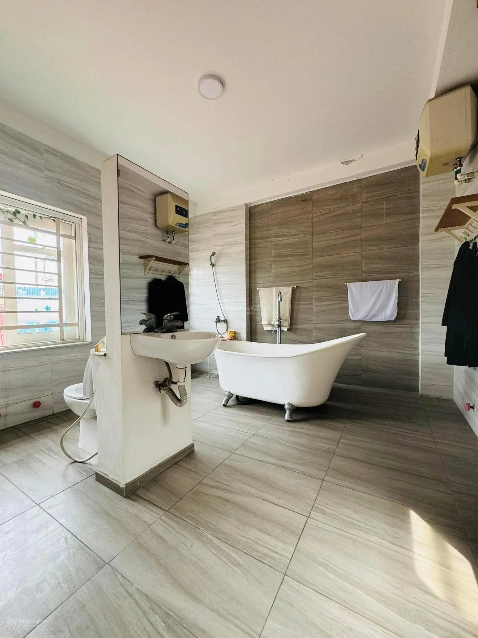 Đỉnh kịch! Võ Thị Sáu - TT Hai Bà Trưng - Ô tô vào nhà - 87m2 - 4 tầng - 25.2 tỷ