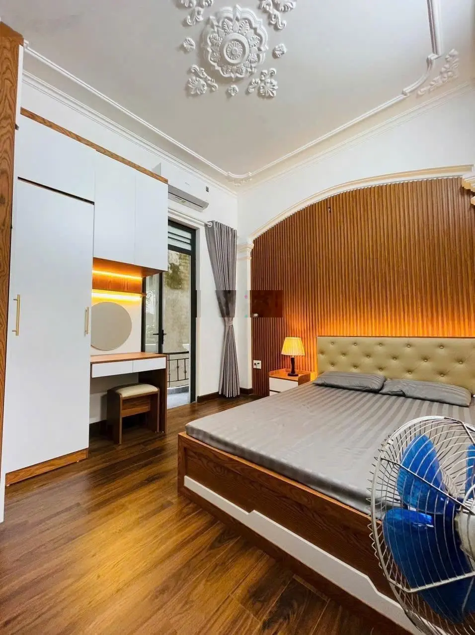 Cần Bán Nhà riêng Phố Láng Hạ 50m 5Tầng MT 5,0m chỉ 9 tỷ gần ôtô full nội thất.
