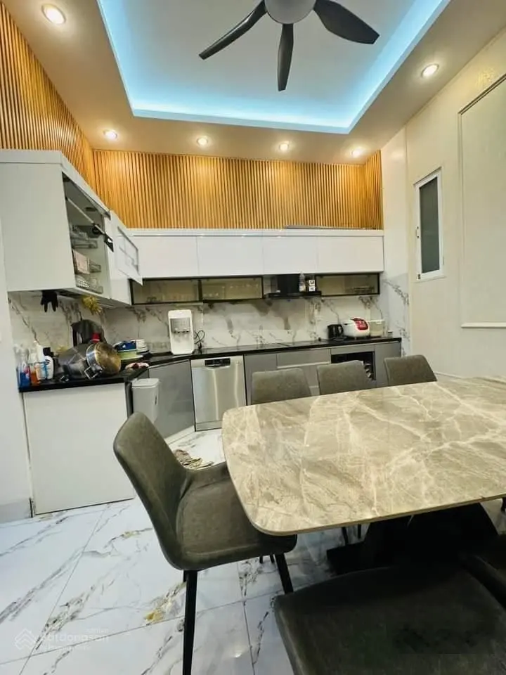 Bán nhà đường Tầm Vu, Phường 26, Bình Thạnh. Giá 3Tỷ450, Dt 65m2, Sổ hồng riêng, hẻm xe hơi 5m