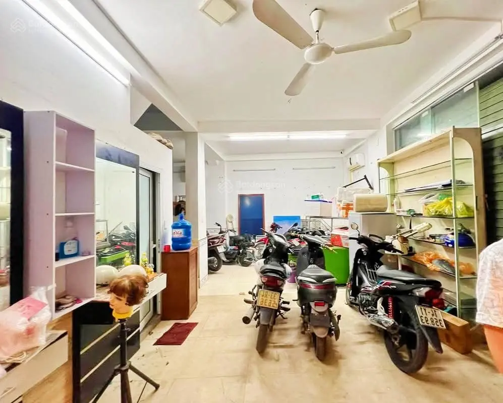 Siêu phẩm bán nhà 5 tầng 47m2. Mặt phố Cầu Đơ 3, lô góc thông ra Quang Trung với Lê Hồng Phong
