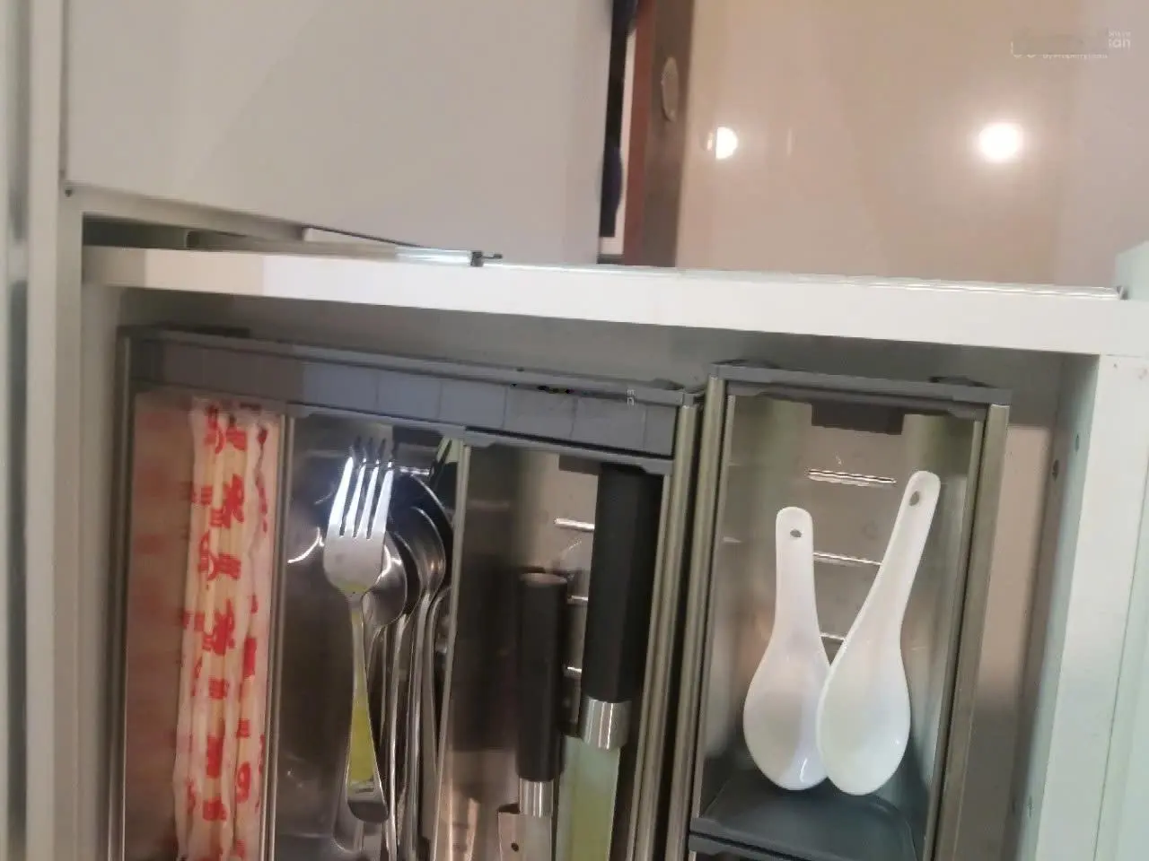 Cần bán studio 34m2 The Tresor quận 4 giá tốt nhất. LH: 0909 024 ***