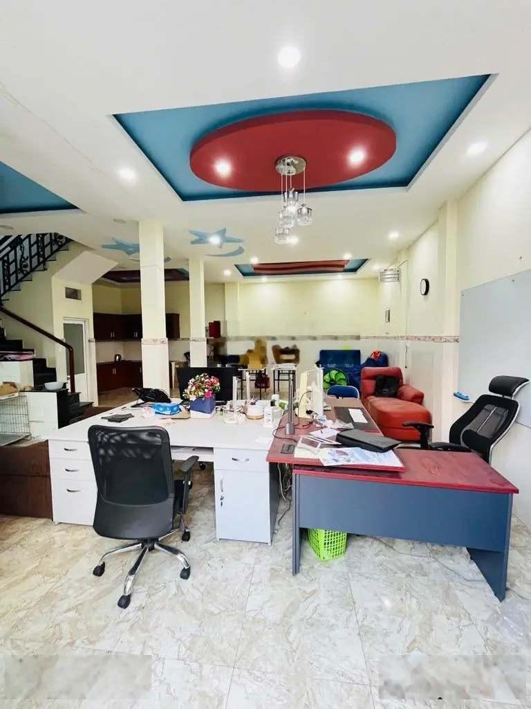 Giảm sâu, nhà đẹp 2 tầng, ngang hơn 10m đường Nguyễn Thị Định, giá 9,39 tỷ TL