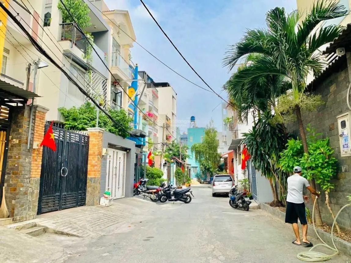 Góc đẹp khu Gò Dầu(5x20m) giá 12.6 tỷ 3 lầu 10 phòng