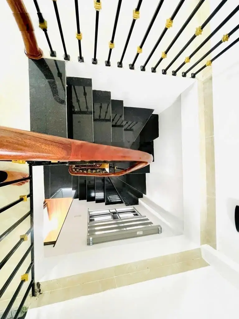 Hồng Mai - Bạch Mai - ngõ thông - gần phố - nhà mới ở luôn - 33m2 - 4 tầng - giá 4.5 tỷ