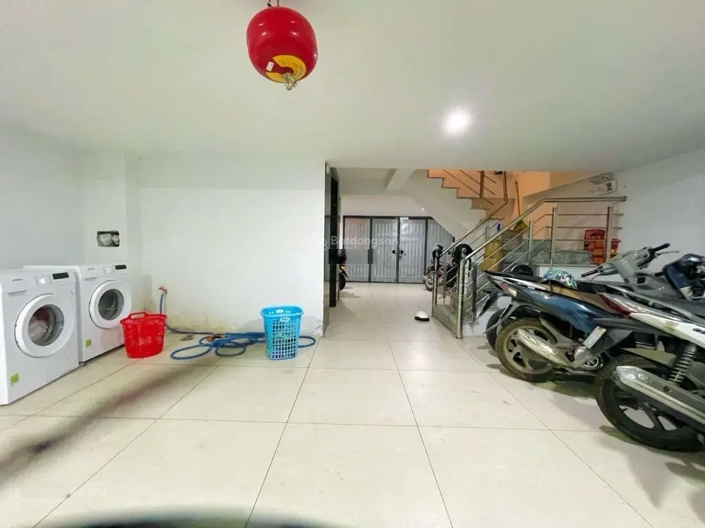 Bán toà CCMN, Nguyễn Khang, 6 tầng thang máy. Nhiều phòng Dòng tiền 70tr / tháng. Giá 15.5 tỷ TL