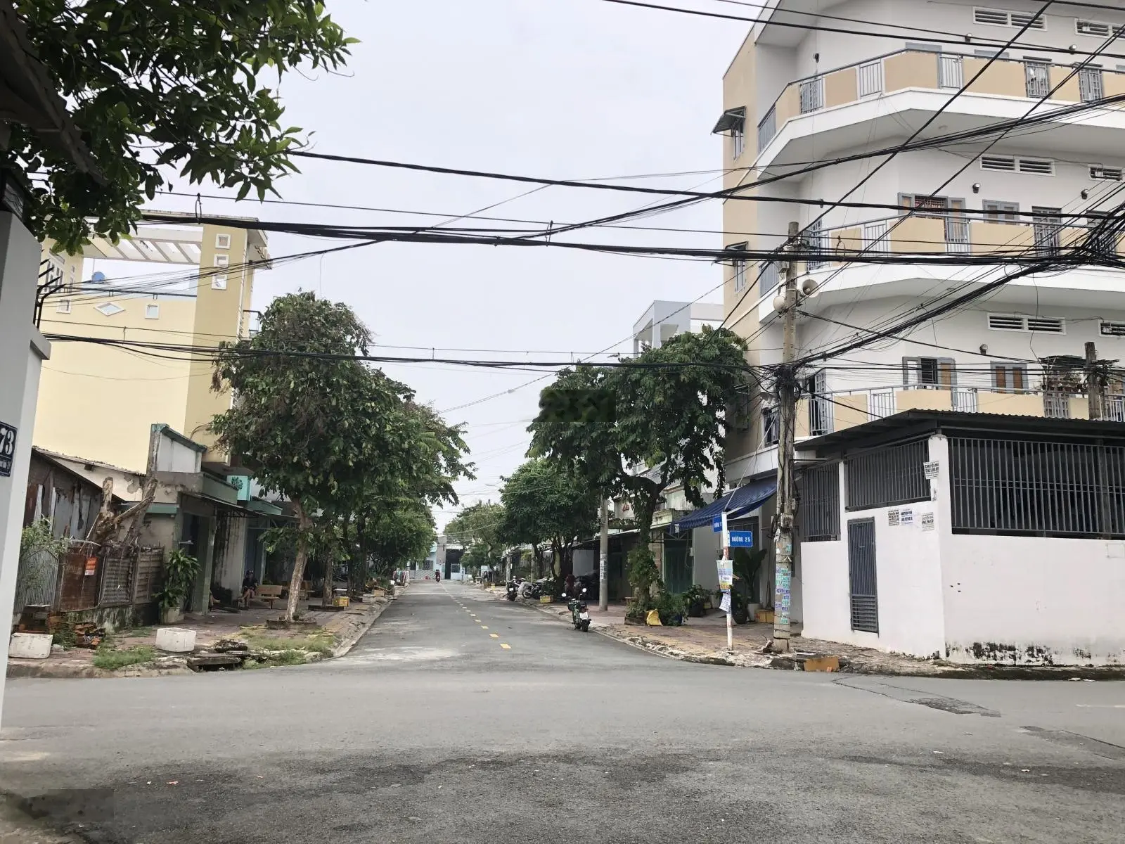 Căn nhà cấp 4 mặt tiền đường 12, Phước Bình, Q9, dt 88m², giá 7.9tỷ.
