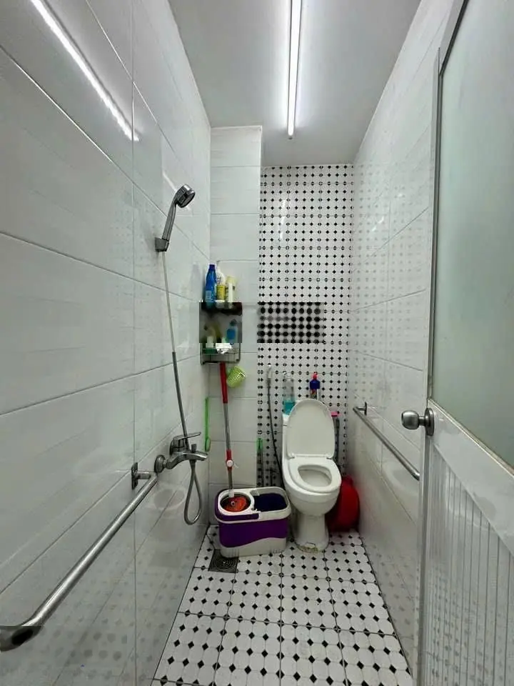 Bán nhà hẻm xe hơi khu đẹp 4,4 x 11m. Đúc 4.5 tấm. nhà đẹp hc đủ giá 5.85 tỷ TL chính chủ