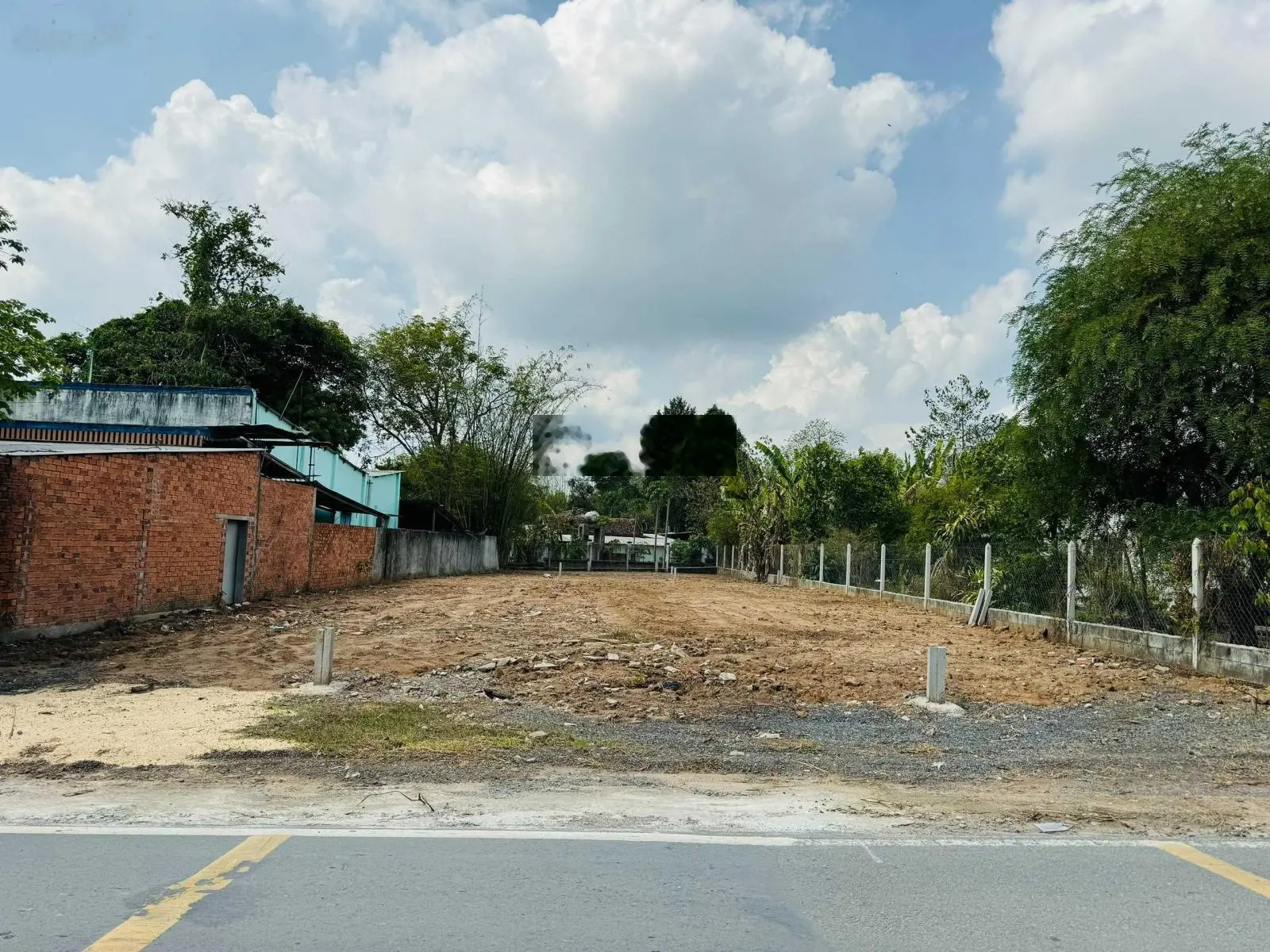 Kẹt tiền bán đất MT Nguyễn Chí Thanh Trà Vinh. DT 120m2, thương lượng, gần nhà máy nước TP