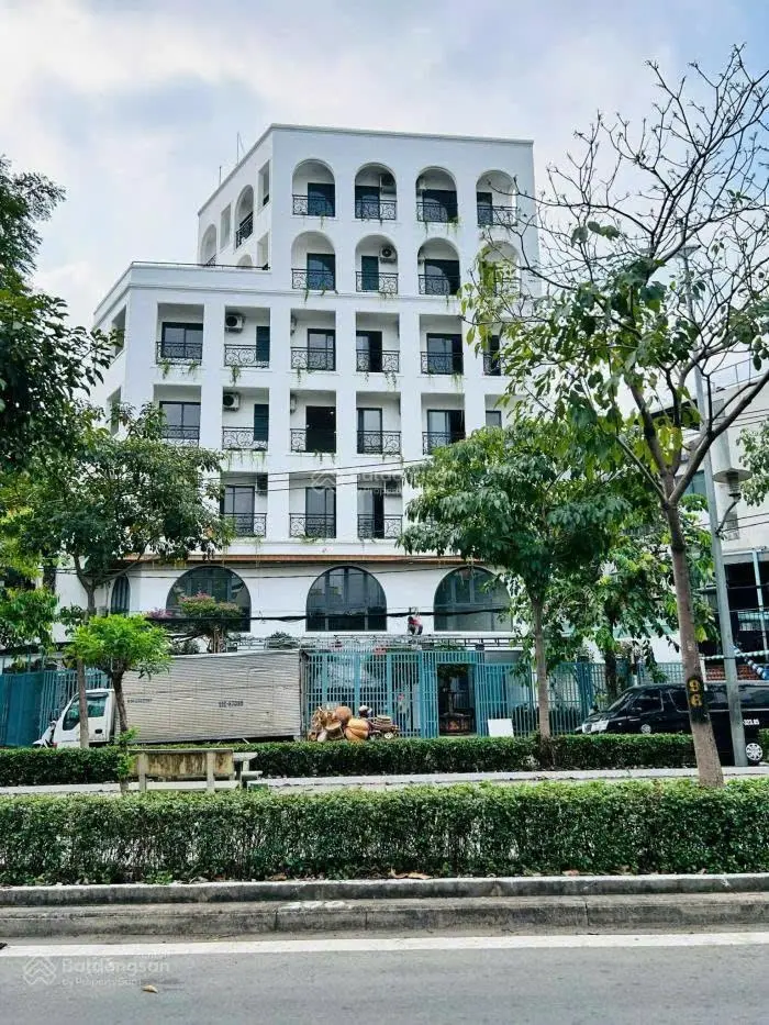 Bán tòa nhà CHDV MT đường Phạm Huy Thông 16 x 18m. Hầm-lửng-6 lầu-ST. Giá 55 tỷ. HĐT 230tr/th