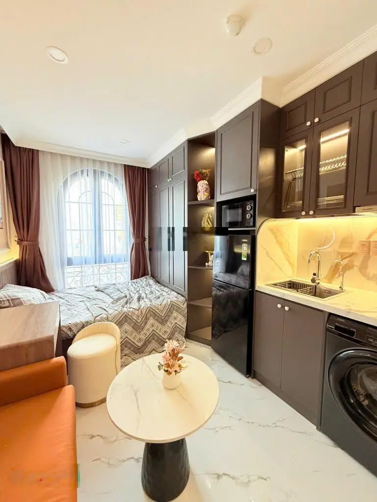 Cần bán căn hộ dịch vụ - 80m2 - 4 tầng- phú nhuận - thang máy - dòng tiền 100tr/ tháng- 23tỷ.