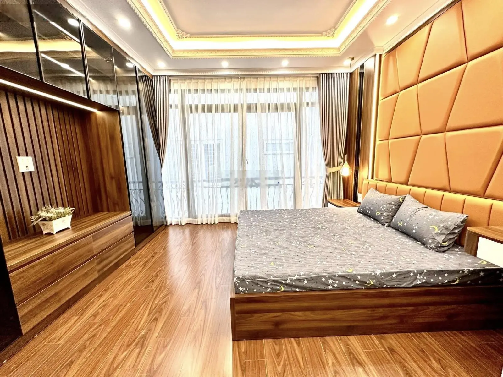 diện tích 47m nhà mới 5tầng ngõ 268 phố Ngọc Thụy - giá ĐẦU TƯ chỉ 6.35 tỷ.