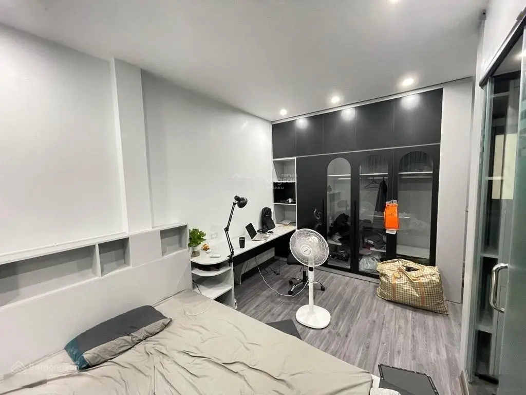 Bồ Đề , sân vườn , nhà 2 mặt ngõ to, oto vào nhà