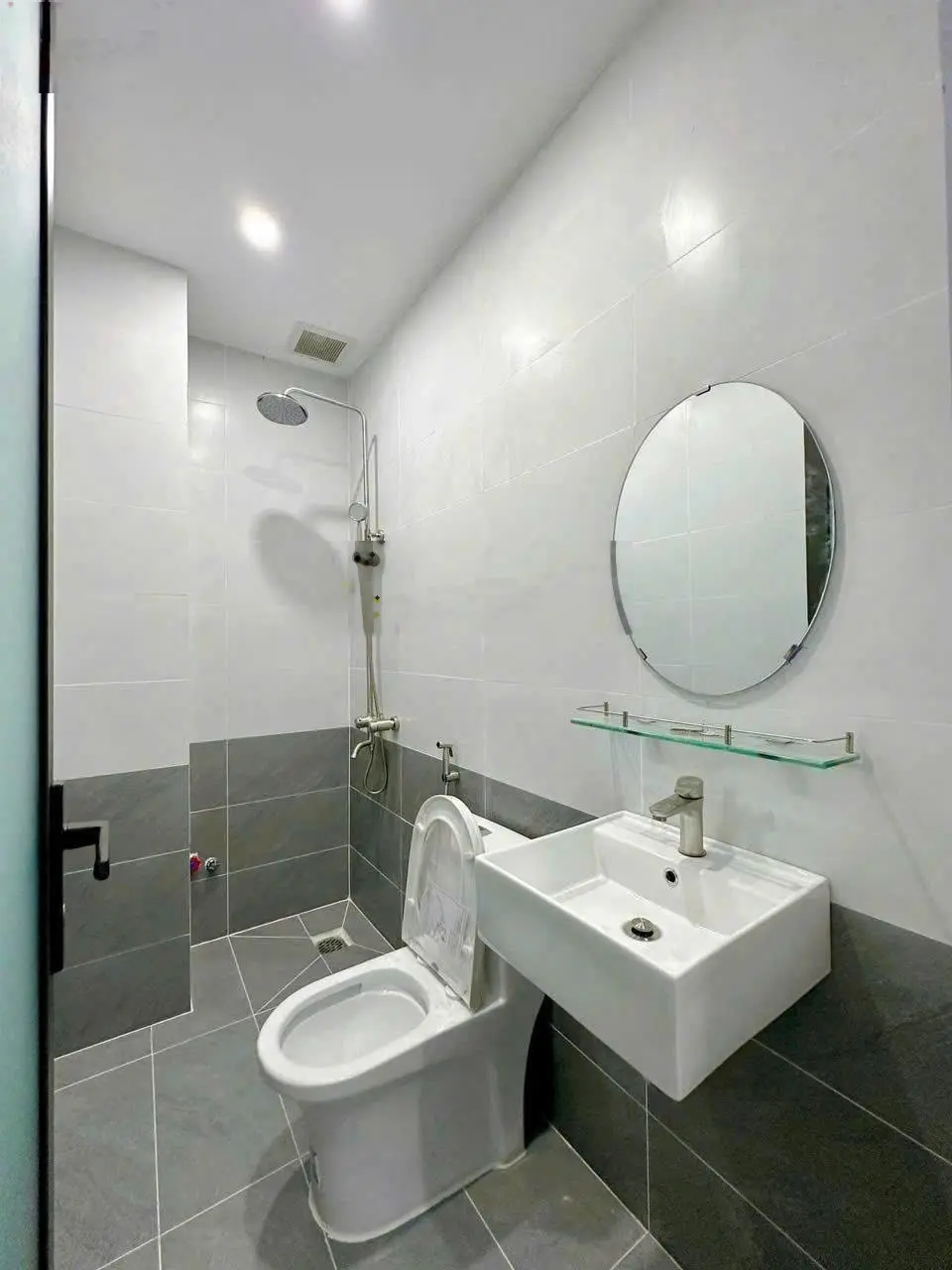 Thanh lý nhanh nhà phố liền kề 1t2l 67m2 ngay đ. 22/12 thuận giao shr