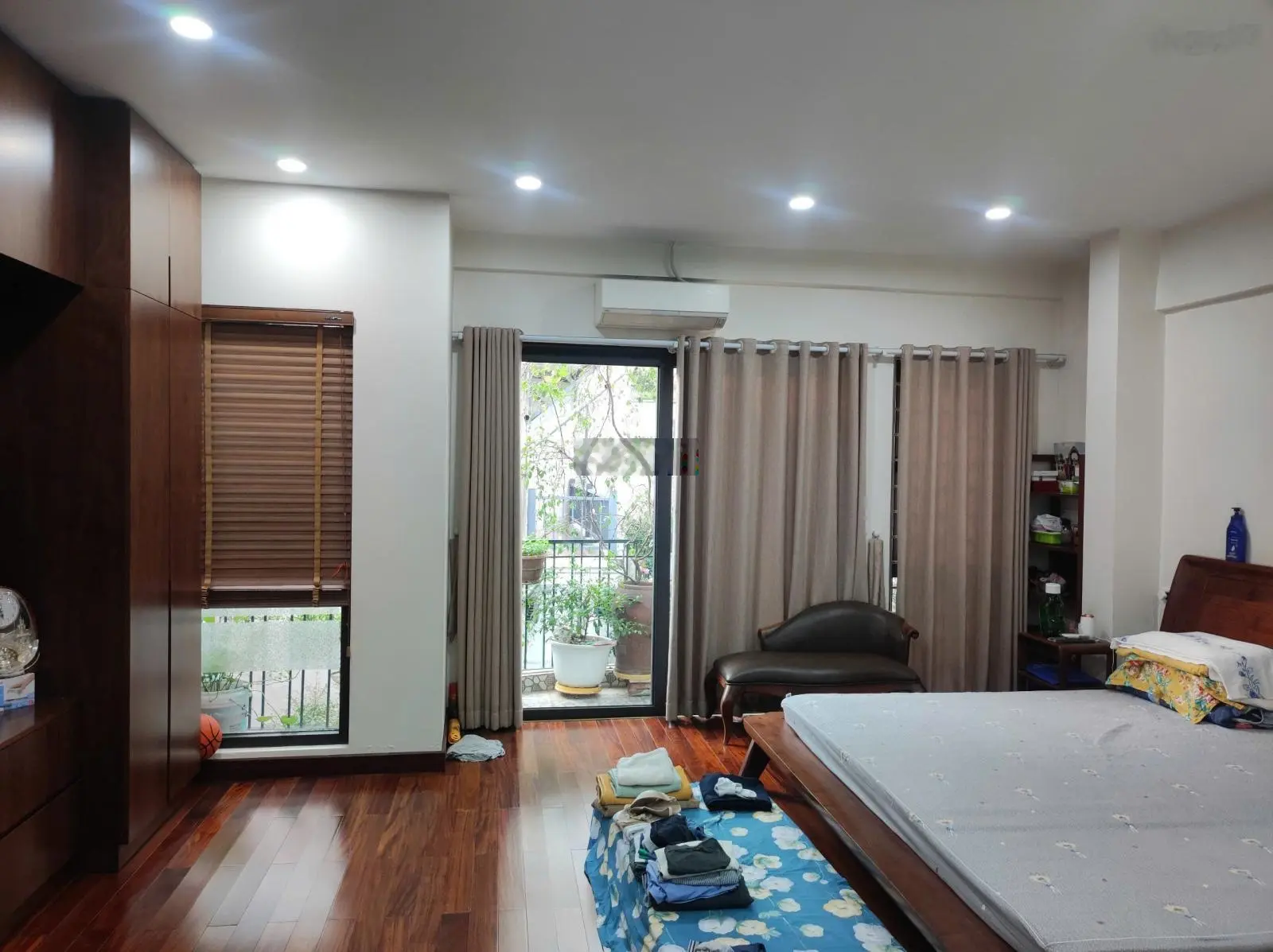 Bán nhà khu vực Đặng Thái Thân, DT 57m2 x 6 tầng thang máy, mặt tiền 5m, 25 tỷ đồng