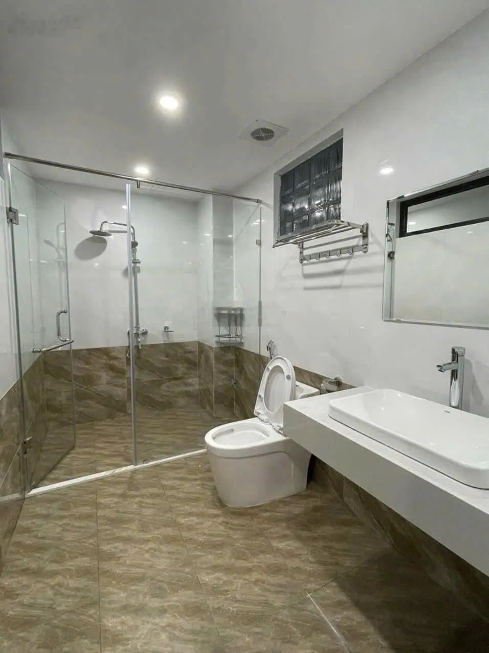 Bán nhà Ngọc Thụy, Long Biên. 5 tầng 46m2 nhà mới, trc nhà ô tô tránh, garra, 200m ra công viên NT