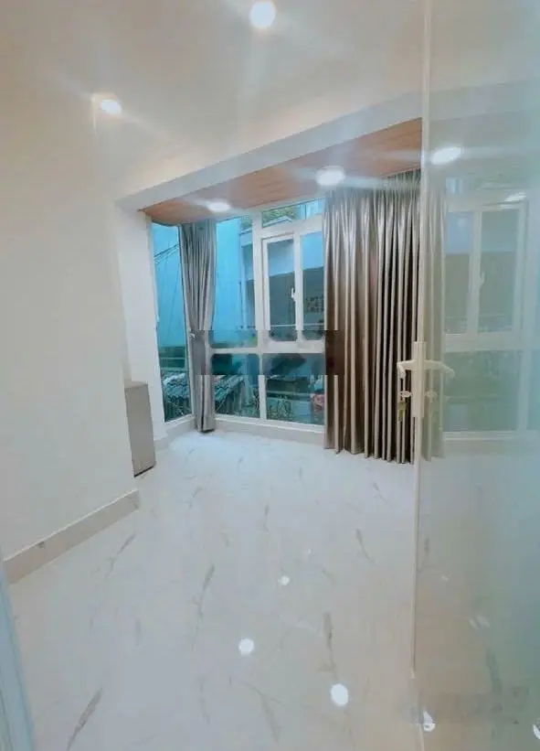 BÁN GẤP - Giảm sâu 300tr, Chỉ 3.2 tỷ - Nhà 3 tầng Nguyễn Thái Sơn P4 - DT 38m2 - Hẻm xe hơi.