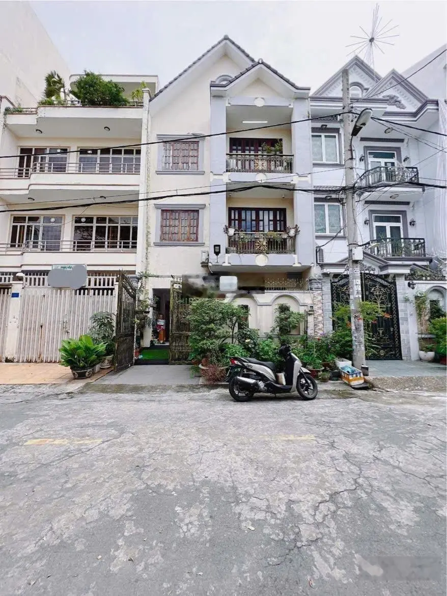 Bán Nhà biệt thự phố 105m trệt hai lầu