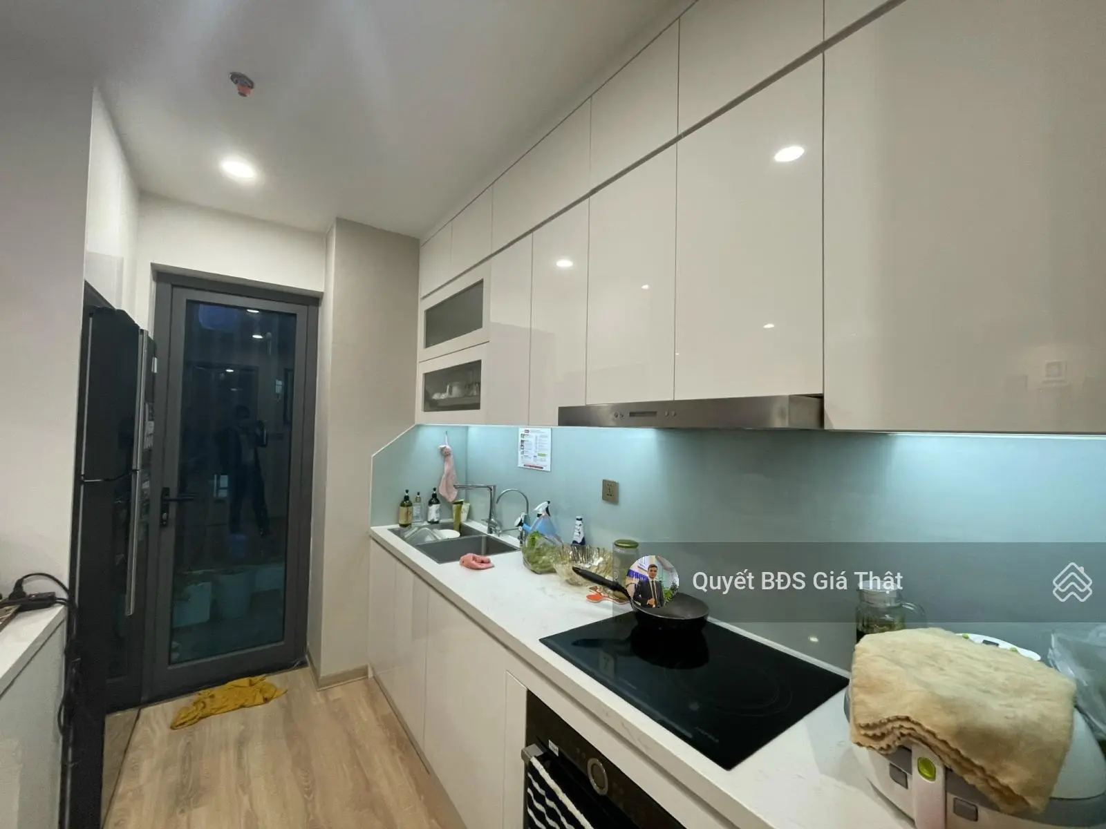 (Giá thật). Chính chủ bán căn 140m2 3PN + 2WC tầng trung đẹp giá 8.5 tỷ CC Vimeco Nguyễn Chánh