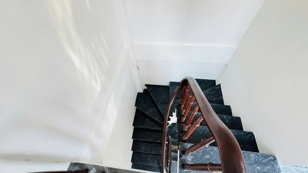 Bán nhà thái Hà 39 m 6 T MT 6m giá 13 tỷ.nhà mới, vị trí đẹp, thang máy , gần phố. Ôtô đỗ cổng.