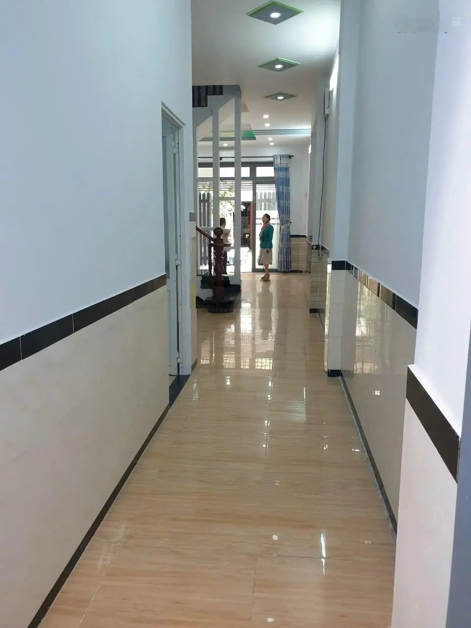 Nhà 1 lầu 4PN , DT : 5 x 19m gần chợ đại hải , đường nhựa xe tải vào tới nhà