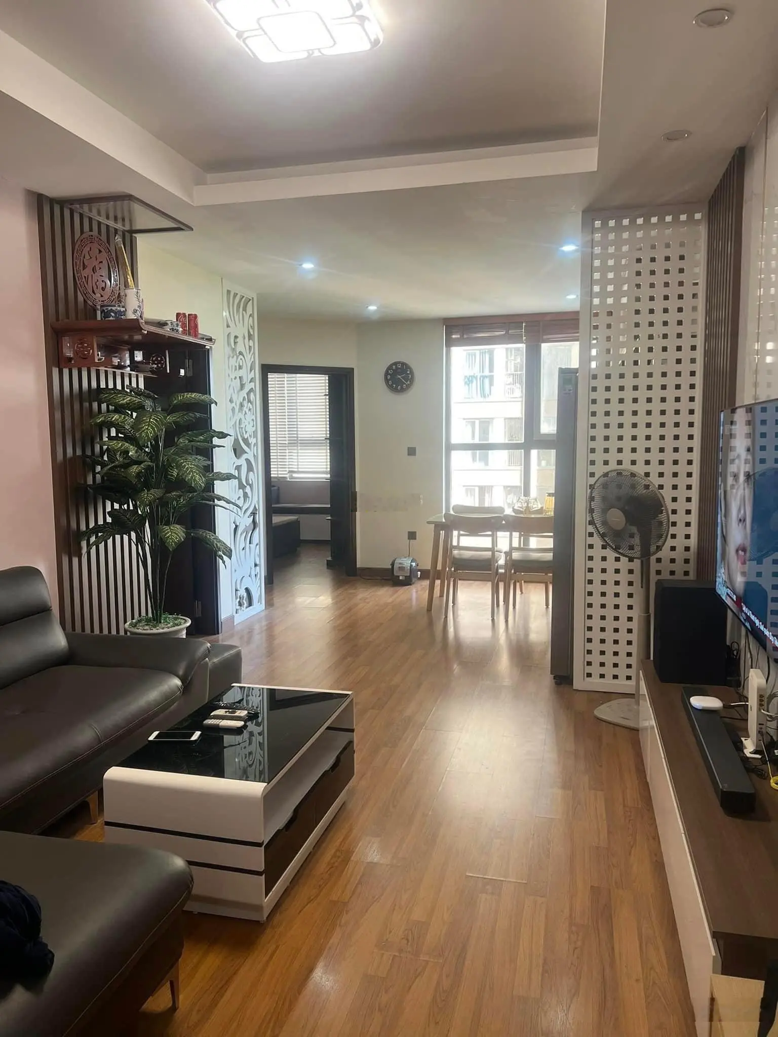 Bán căn hộ Home City Cầu Giấy 71m2 2PN 2VS 5,8 tỷ full nội thất