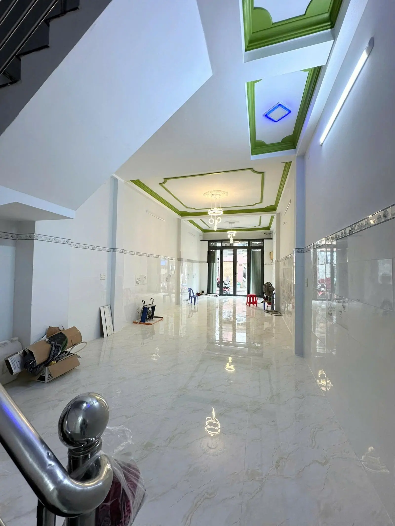 Nhà mặt tiền KD - ngay chợ Phú Lâm, Bà Hom, Quận 6, 4 x 18 m, 1 trệt 2 lầu BTCT, sổ hồng riêng