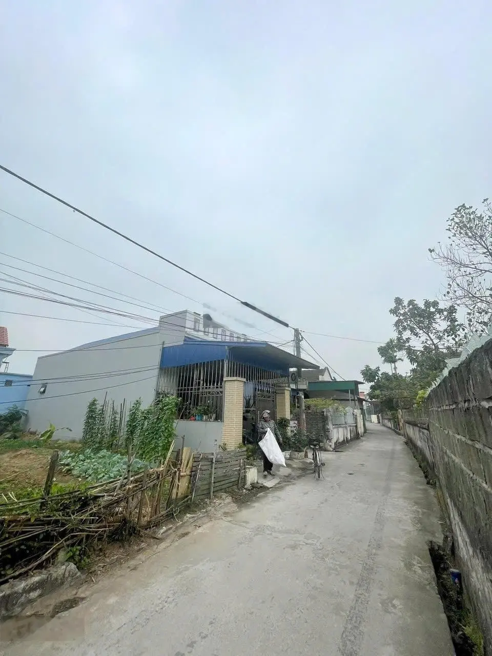 Bán căn nhà 2 mặt tiền mới xây tại phường Hoàng Lâm. Công năng đầy đủ tiện nghi, full nội thất