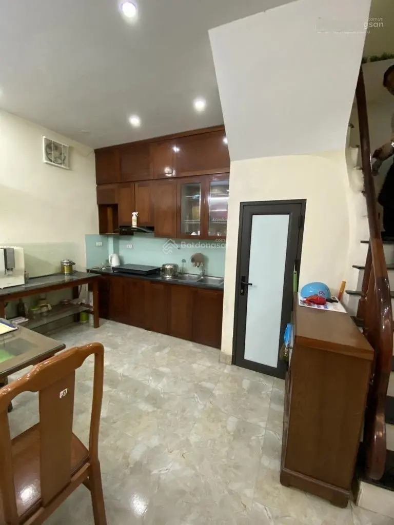 Bán nhà kẻ tạnh 31m 4 tầng chỉ 20m ra đường ô tô ngõ chợ, khu vực sầm uất