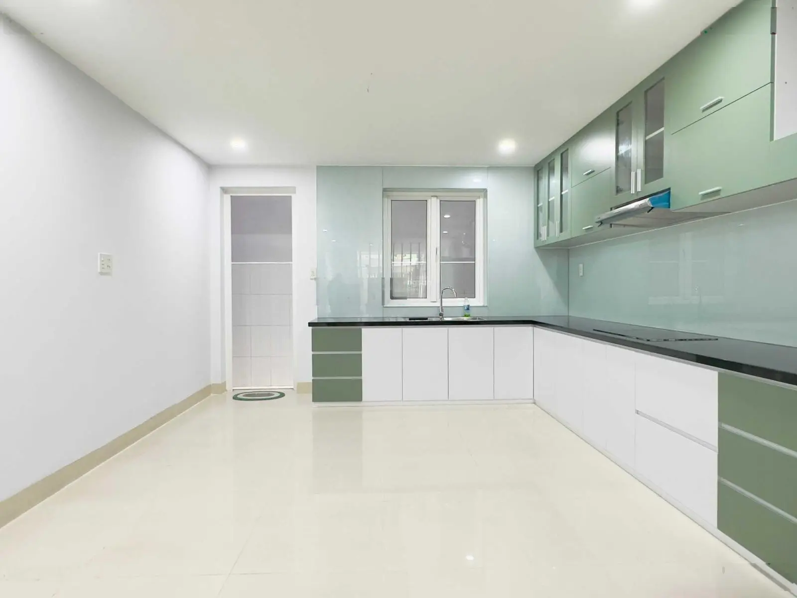 Bán nhà biệt thự mini 1 trệt 4 lầu KDC D2D Thống Nhát, Biên Hoà. 6x22m. Giá 12,9 tỷ. TL chính chủ