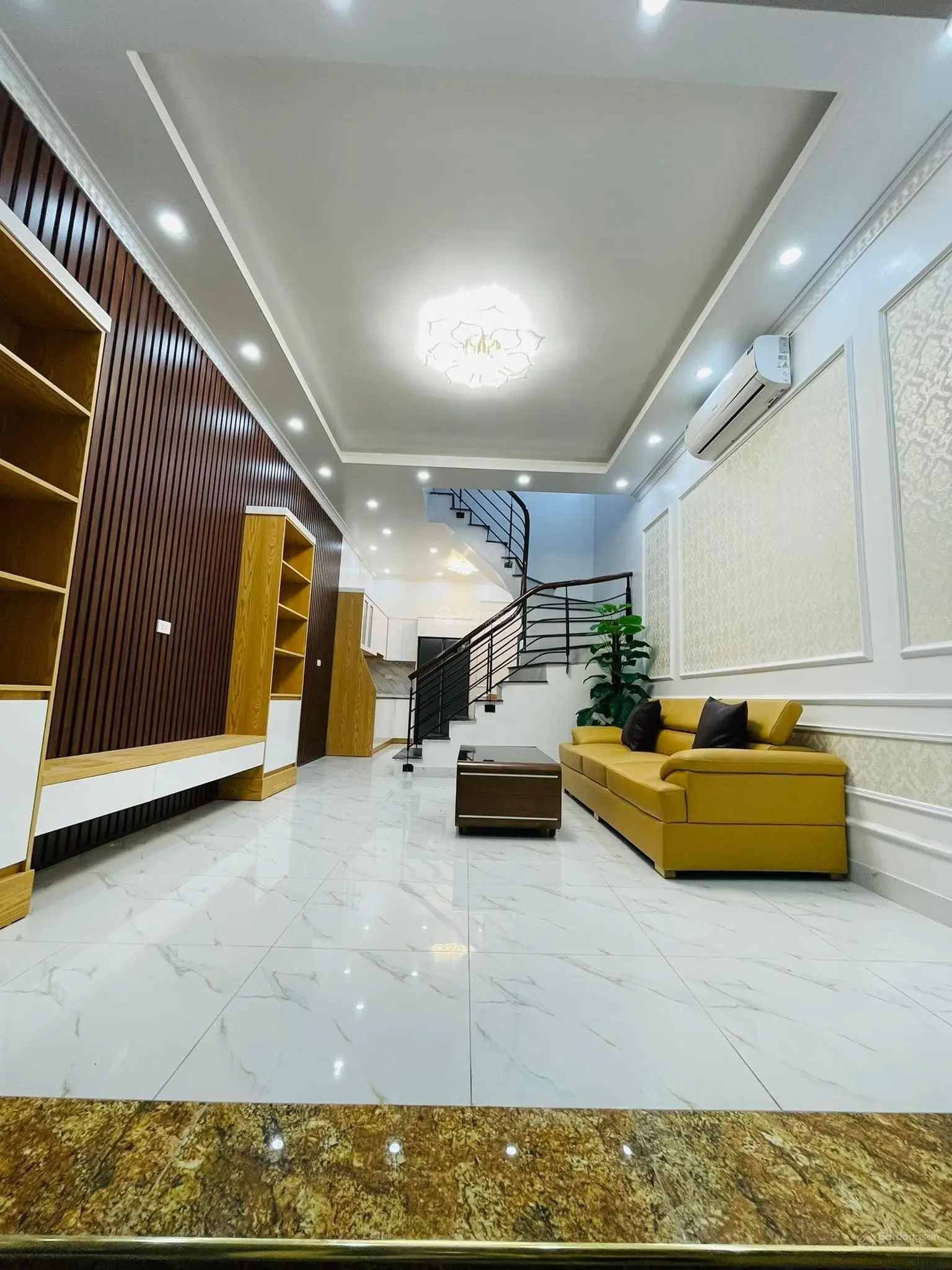 Bán nhà phố mai hắc đế, giá cực chất 33,5 triệu vnd, 60m2, 5 pn, 4 pt
