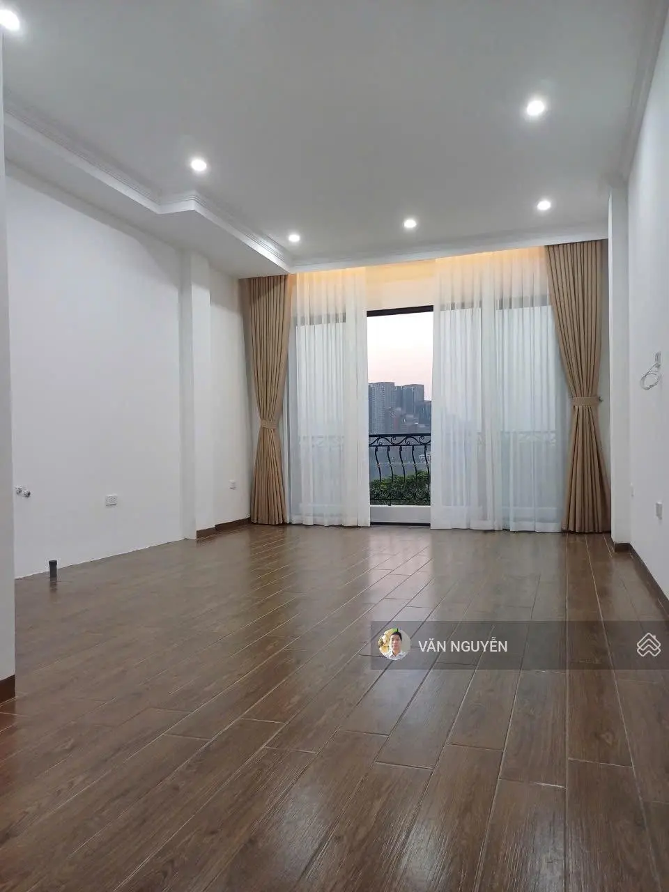 Bán nhà riêng đường Đình Thôn, giá 16 tỷ vnd, diện tích 64 m2, thang máy, ô tô tránh vào nhà