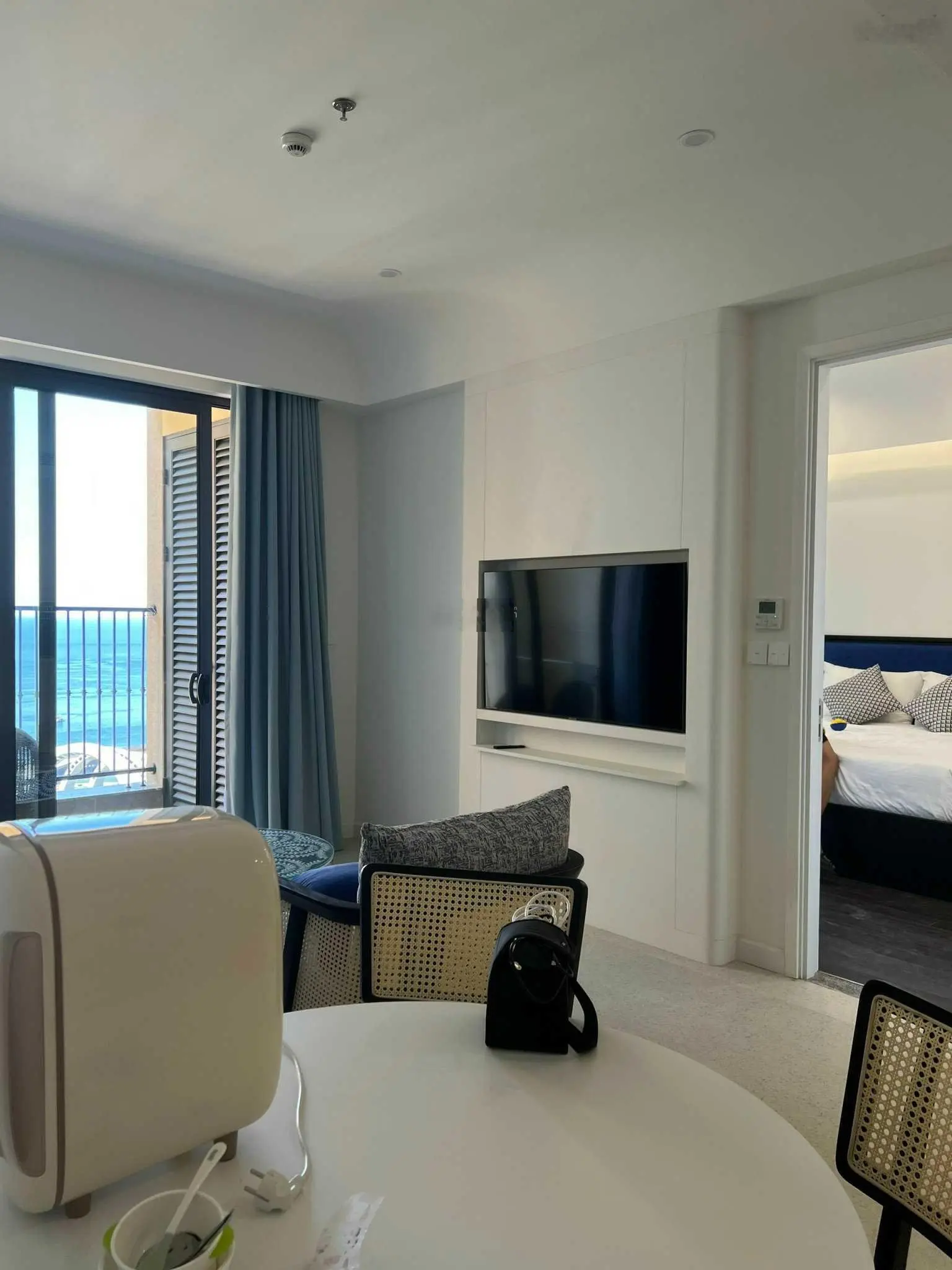 Bán căn 1 ngủ chung cư Hillside - full nội thất, view biển - giá bán 3, x tỷ bao phí