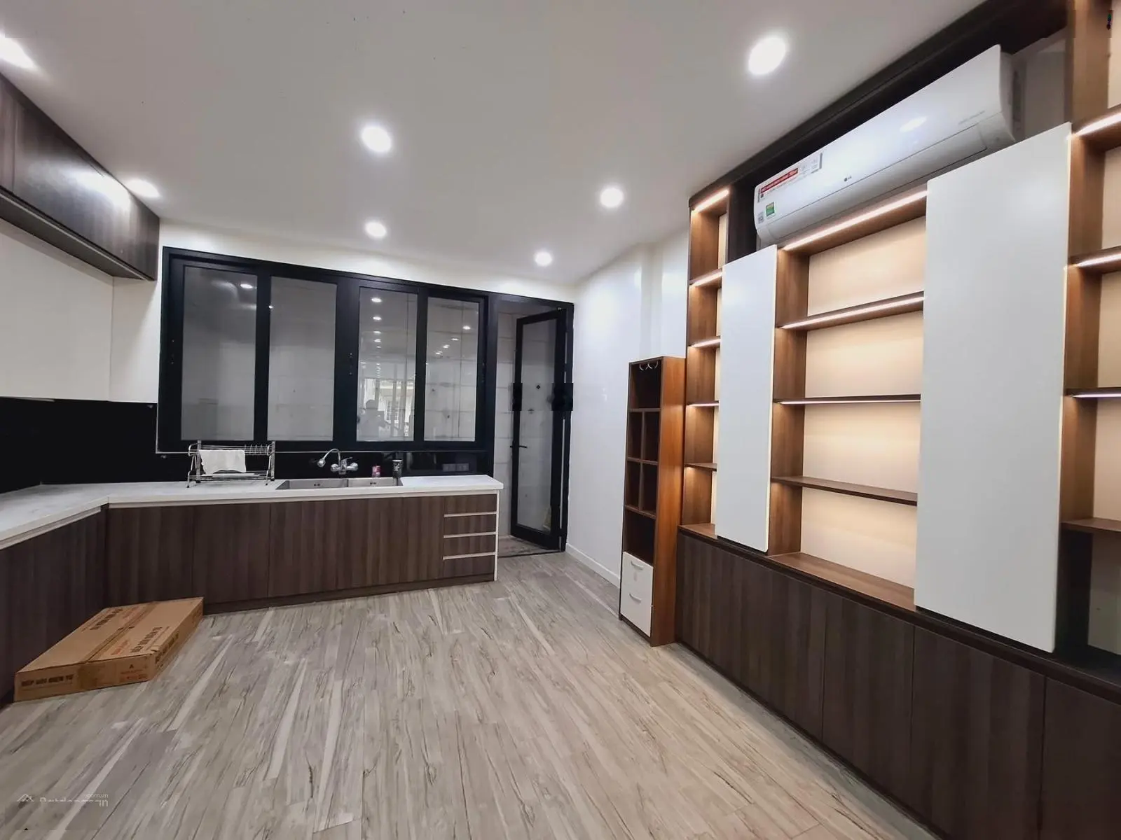 Mặt phố kđt văn quán thang máy- kinh doanh văn phòng nhỉnh 20tỷ