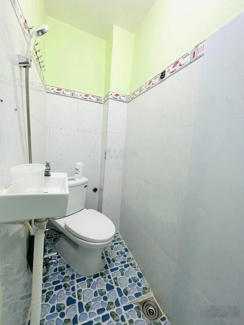 Nhà siêu hiếm 4 tầng 3 phòng 3 toilet Nguyễn Văn Nghi P7 GV gần mặt tiền có sổ hồng riêng