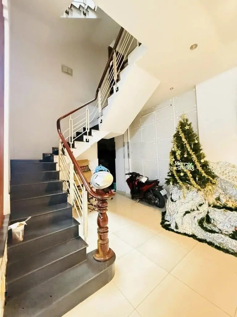 Nhà gần khu k300 tân bình - 65m2- ngang 4.5 m-3 tầng - cách 2 căn ra mt-nở hậu tài lộc-nhỉnh 8 tỷ