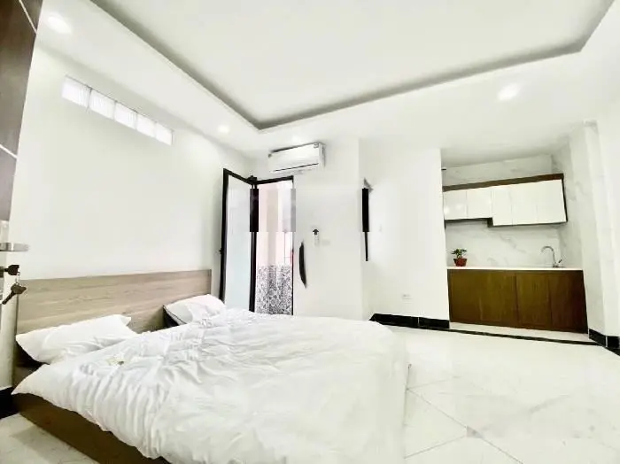 Bán toà ccmn ngon nhất Cầu Giấy diện tích 86m2, 6 tầng, mặt tiền 8,6 m cực đẹp, 17 phòng khép kín.
