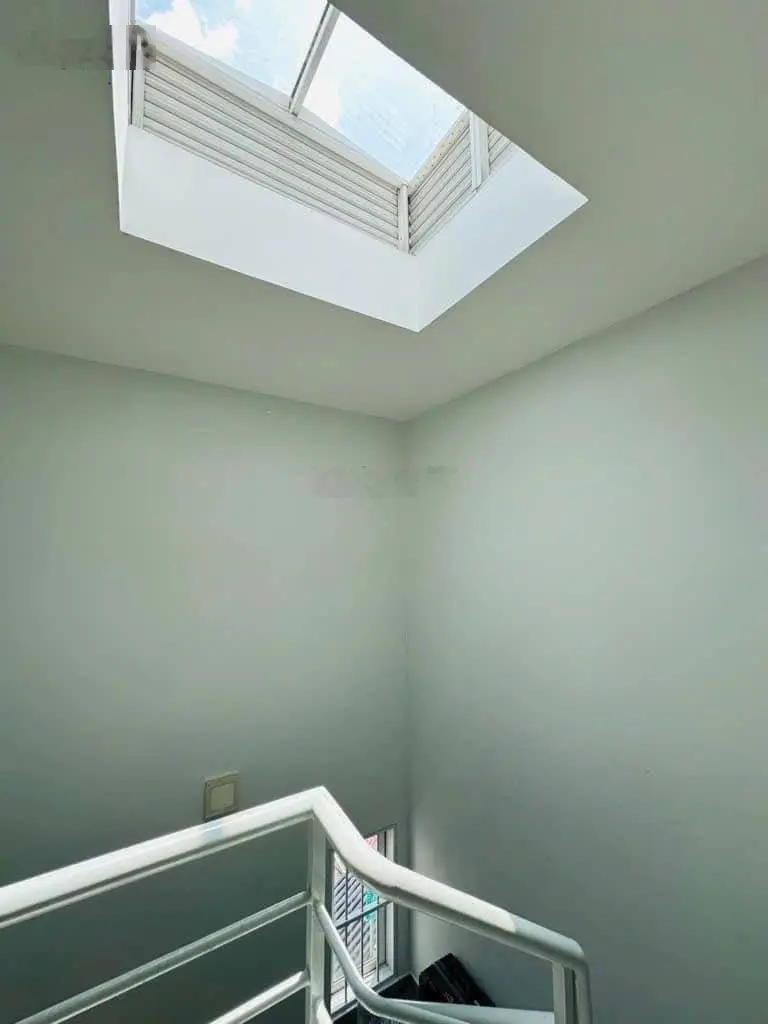 Bán nhà 4 tầng mặt đường số rộng 6,5m xe hơi ra vào thoải mái