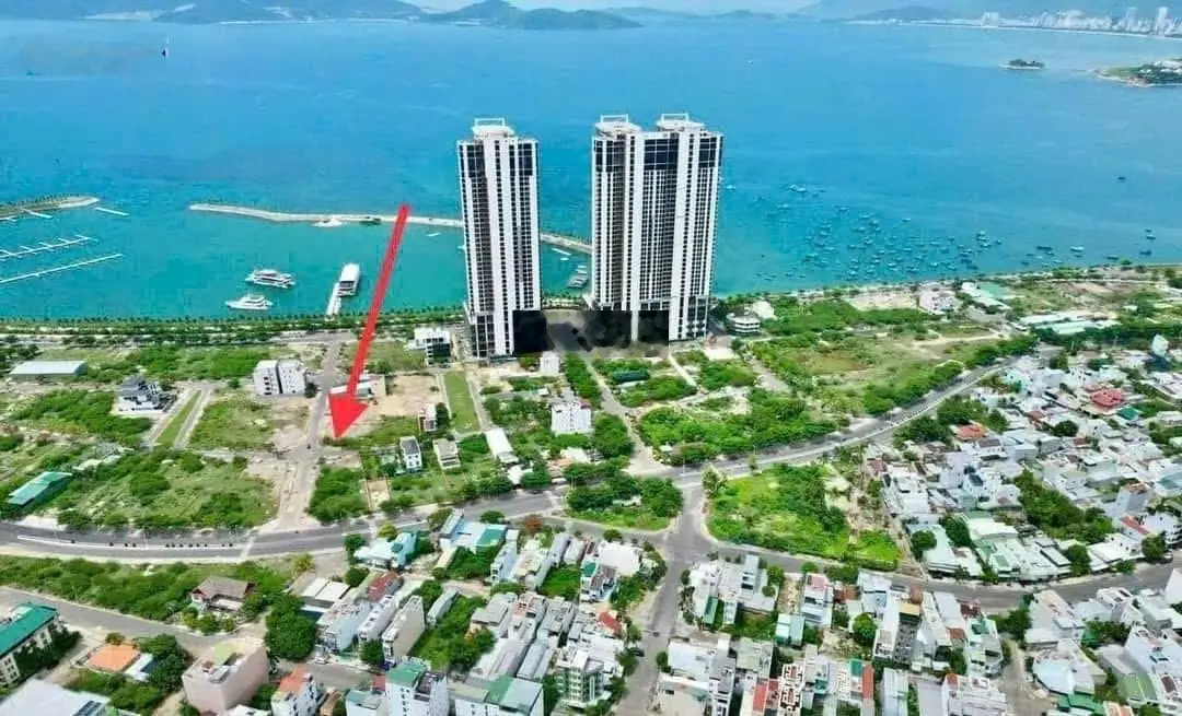 Cần tiền bán nhanh - cặp đất biệt thự Vĩnh Hoà - Bến Du Thuyền - Nha Trang
