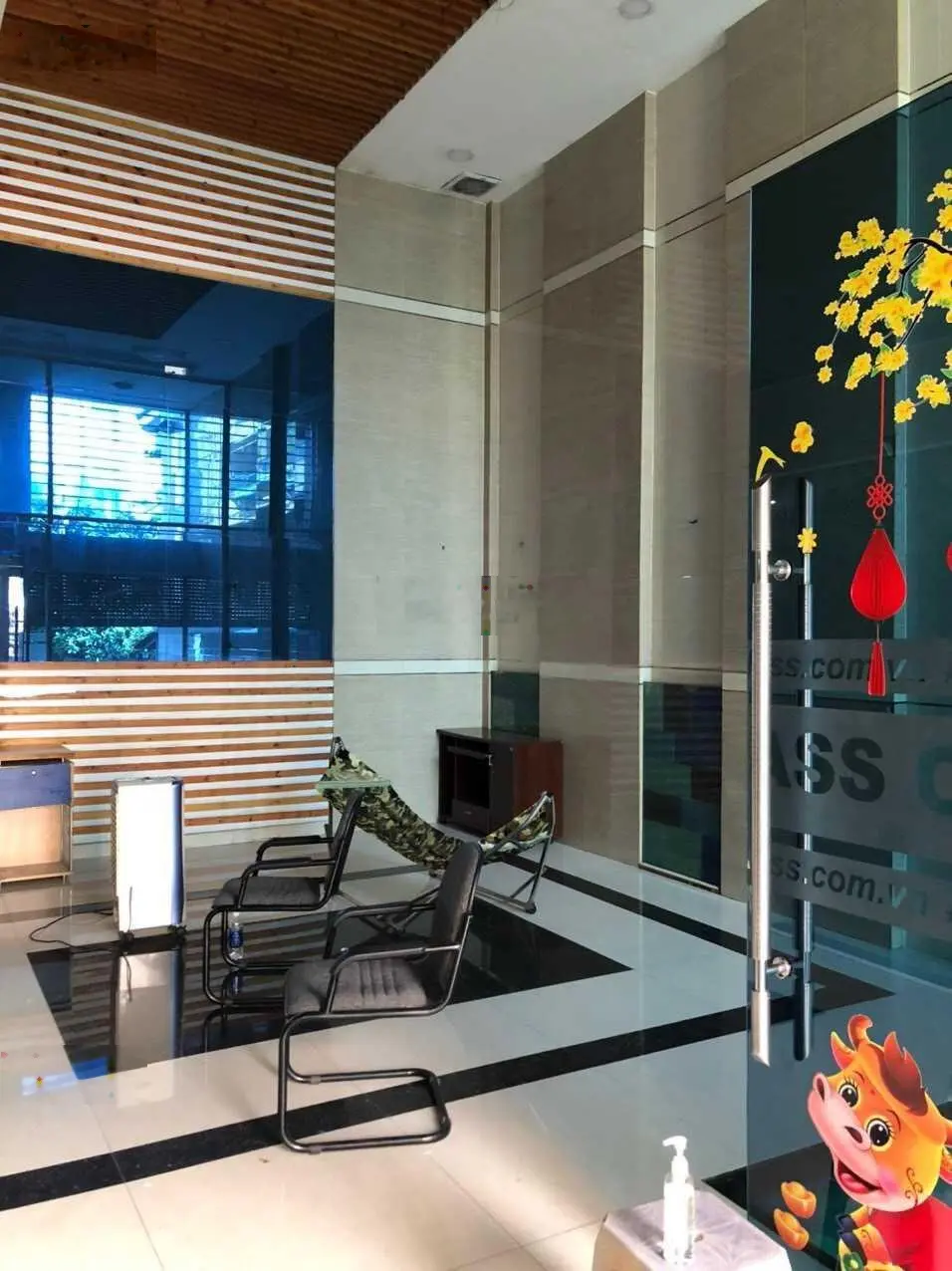 Bán nhà mặt tiền thương hiệu Cao Thắng, Q.3, - DT: 12x20m - 6 tầng - HĐT: 360tr/tháng. Giá 74 tỷ