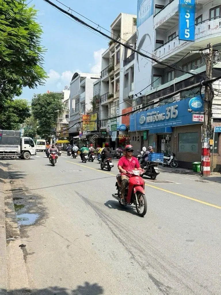 Bán nhà Mặt tiền kinh doanh 2 tầng 62m2 đường Đồng Đen Phường 11 Tân Bình