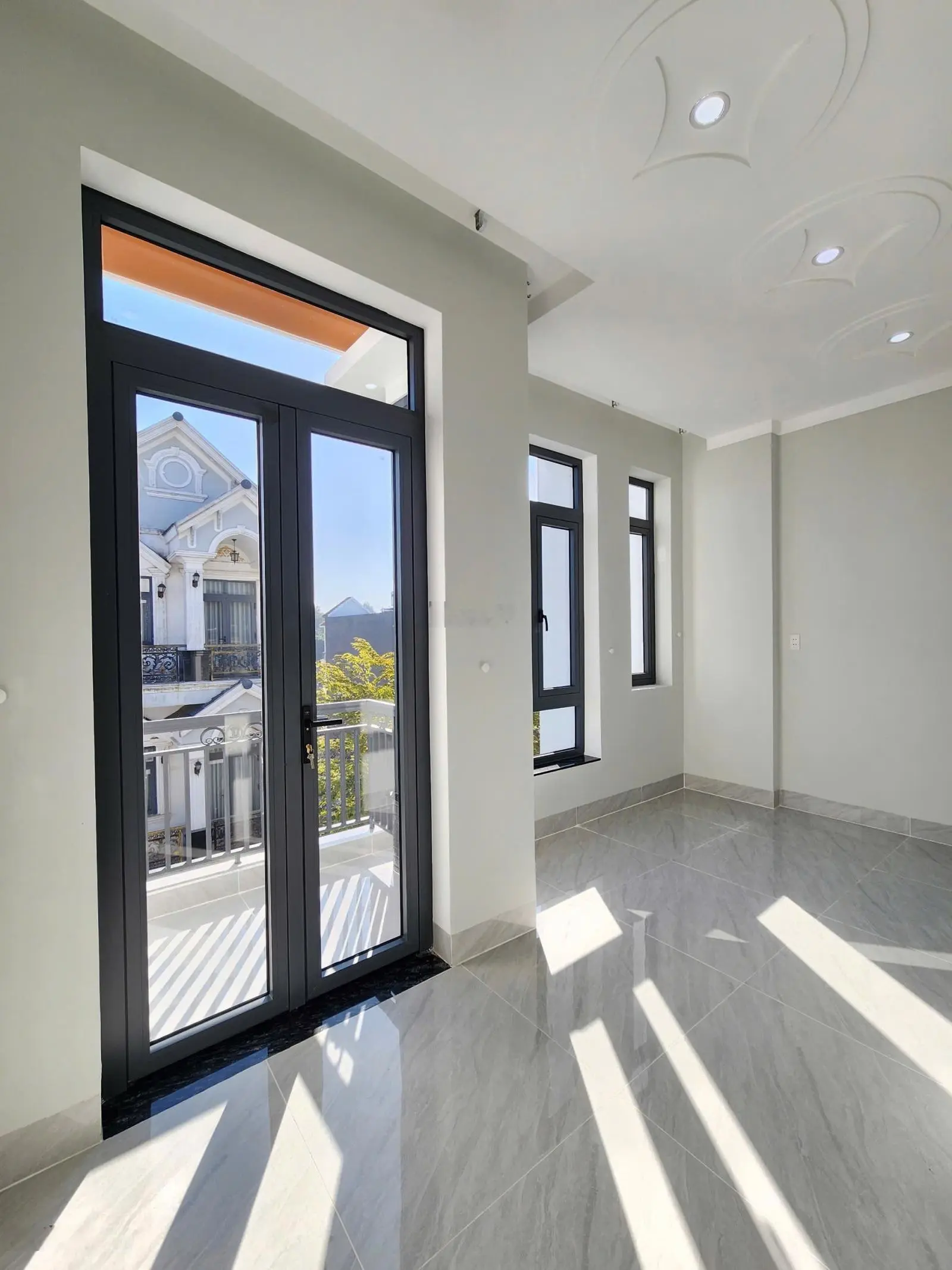 Nhà Phố: 4Tỷ800_85m2 Ngang 5m Nhà 1 Trệt 2 Lầu Full Nội Thât KDC Ngay Vòng Xoay An Phú, TP.Thuận An