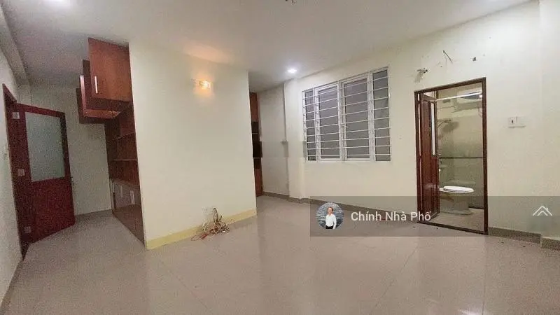 Ngay ETOWN Cộng Hòa, Tân Bình, 4 tầng, 7,2m x 26m, 6PN, HXT 8m thông, vỉa hè