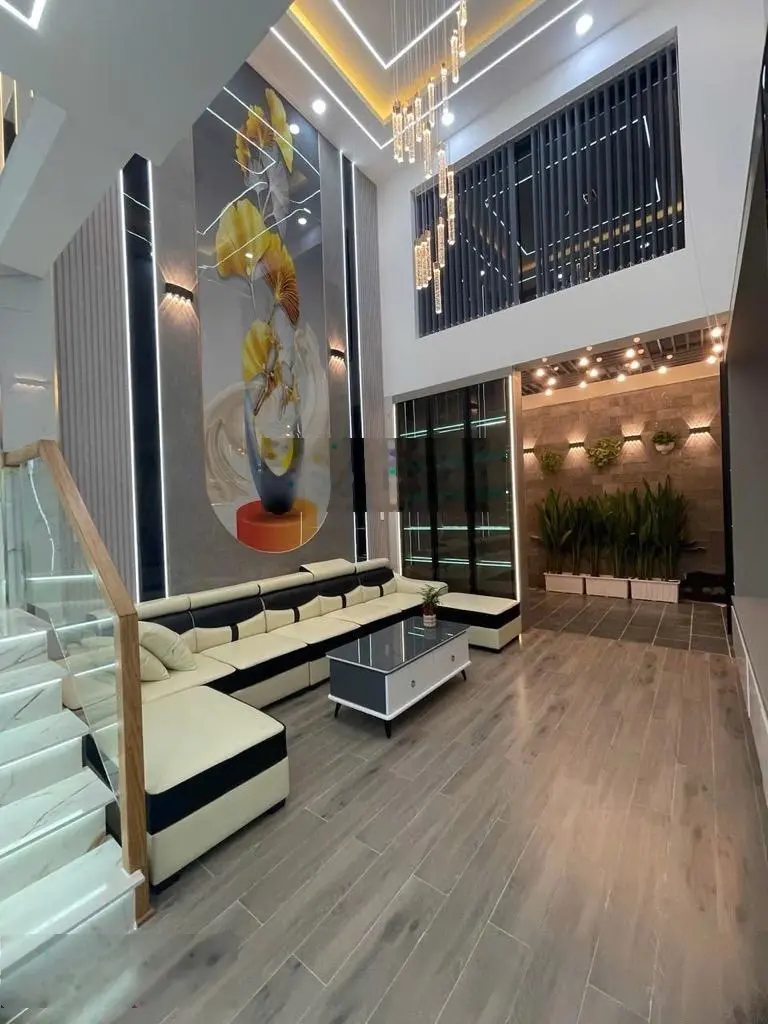 Nhà 5 tầng trong khu phân lô đồng bộ, full nội thất, đường Lê Thị Riêng, DT 60,5m2 (4,4x14), Q12