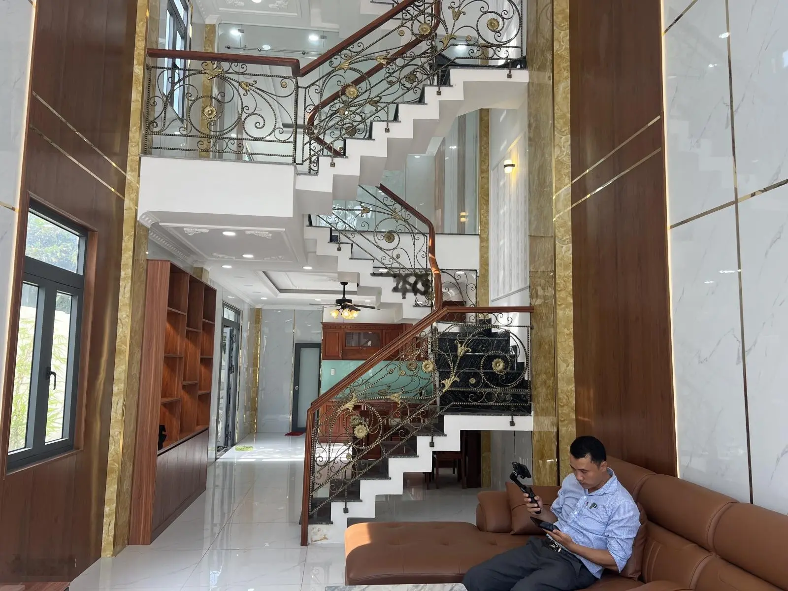 Bán nhà ngay chợ hiệp bình, 100m ra phạm văn đồng, 6x19m: trệt+ lửng+ 2 lầu+ sân thượng, ở ngay