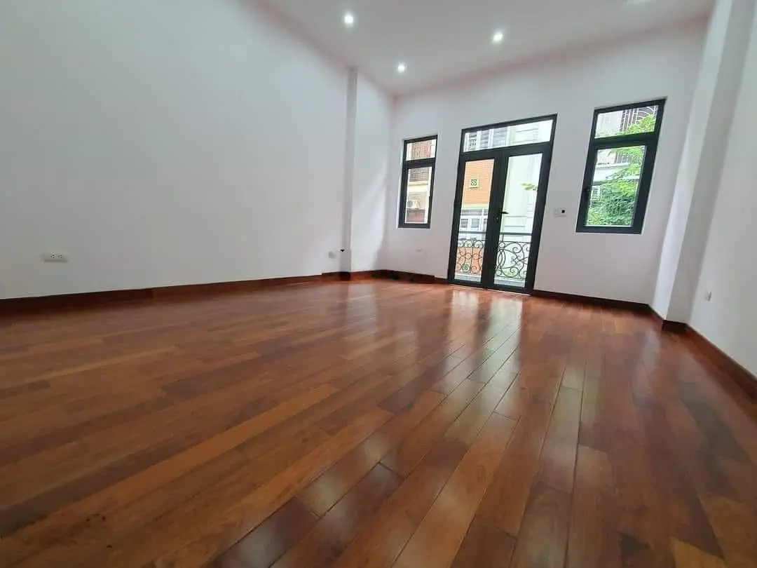 Giảm sốc 1 tỷ - bán gấp nhà phân lô Cầu Giấy - 75m2 - 7 tầng thang máy- ô tô tránh- kinh doanh đỉnh