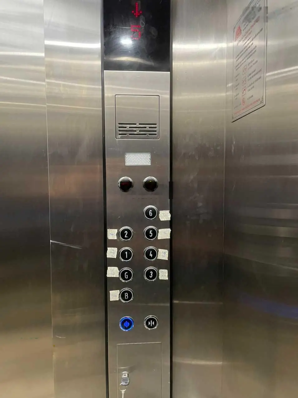 Bán tòa nhà văn phòng building mặt tiền Phạm Văn Bạch, Tân Bình. Hầm, trệt lửng+5 lầu. Giá 36 tỷ