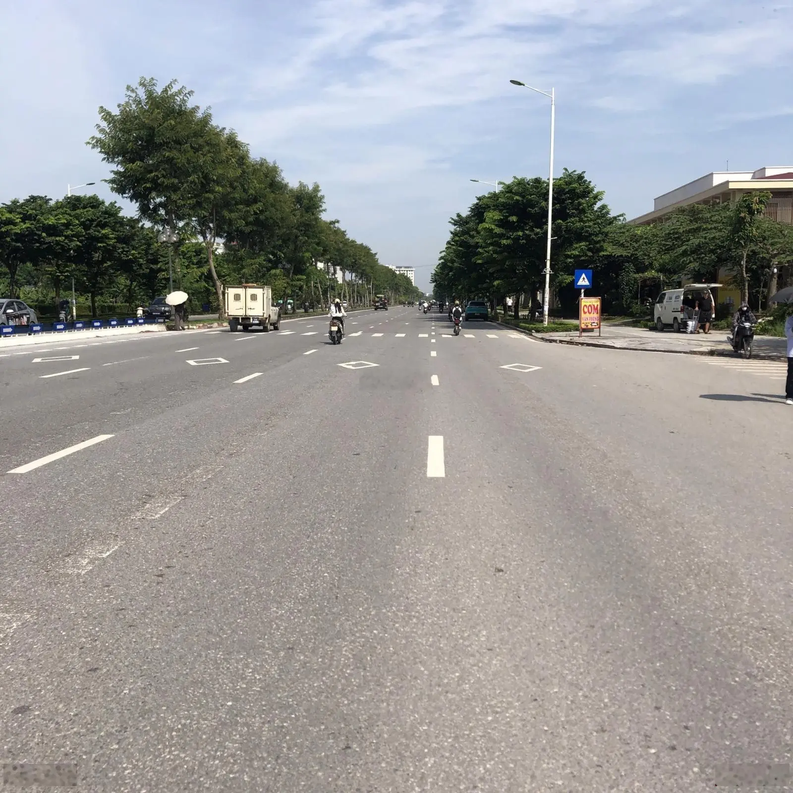 Bán đất Trịnh Văn Bô 3 tỷ 5, 50m2 mặt tiền 6m 8 ngõ to ô tô đỗ cổng gần trường cao đẳng FPT